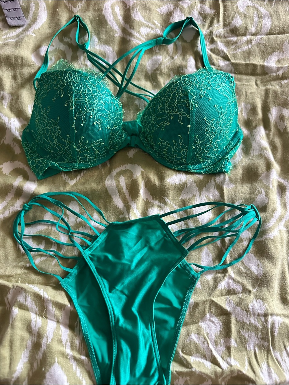 Victoria's Secret Teal Green Lace Strappy Push-Up Bra & Strappy Bikini